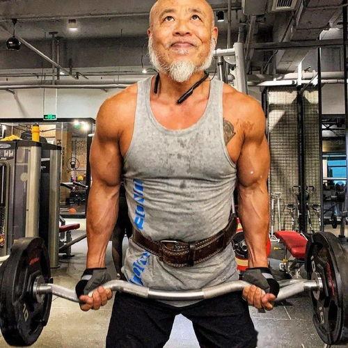 带你吃瓜大爷健身,揭秘健身达人的日常